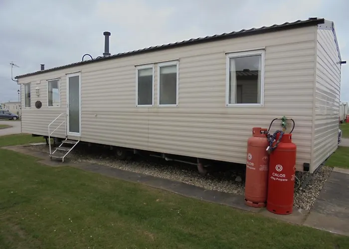Coral Beach : The Richmond:- 6 Berth, Blow Heated